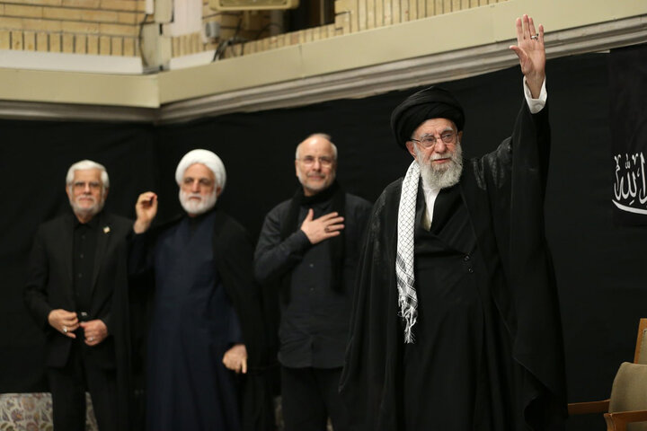 Al-Mayadeen: Leader of the Islamic Revolution Attends Ashura Night Mourning Ceremony
