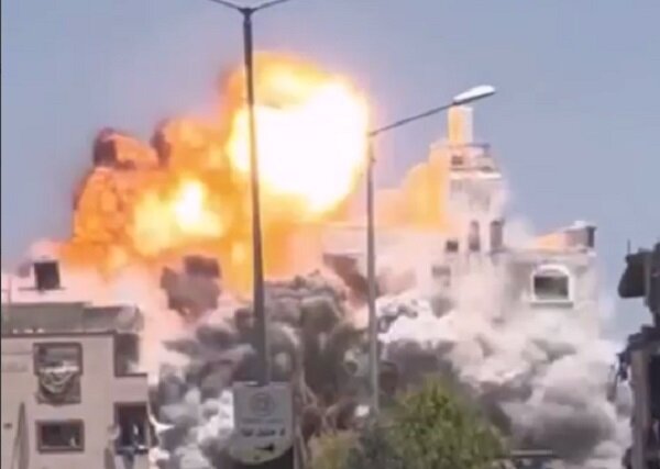 Intense Bombing of Gaza + Video