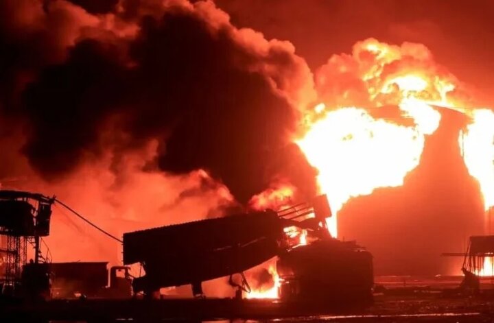 Zionist warplanes attack Israeli ship