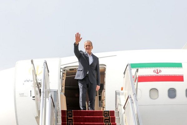 Pezeshkian Arrives in Azerbaijan