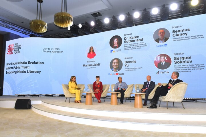 Mahr Reporter Covers Third Shusha World Media Forum with Photos